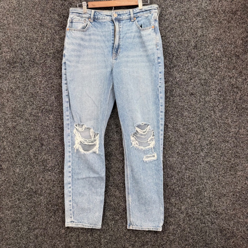 American Eagle Mom Jean Light Wash Distressed High Waisted Denim Size 12 Regular
